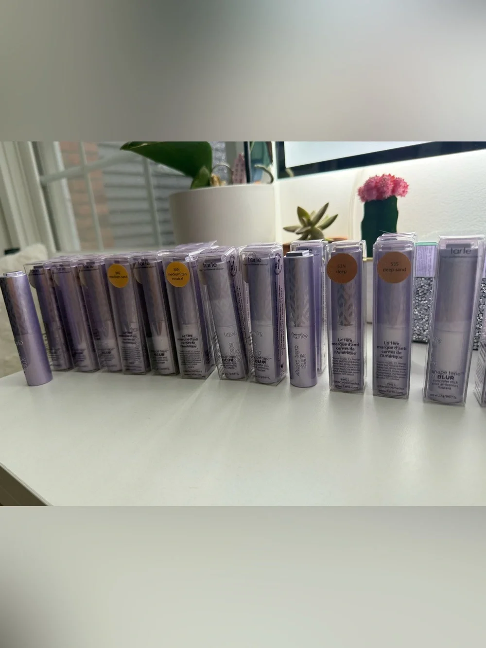 Tarte shape tape blur concealer